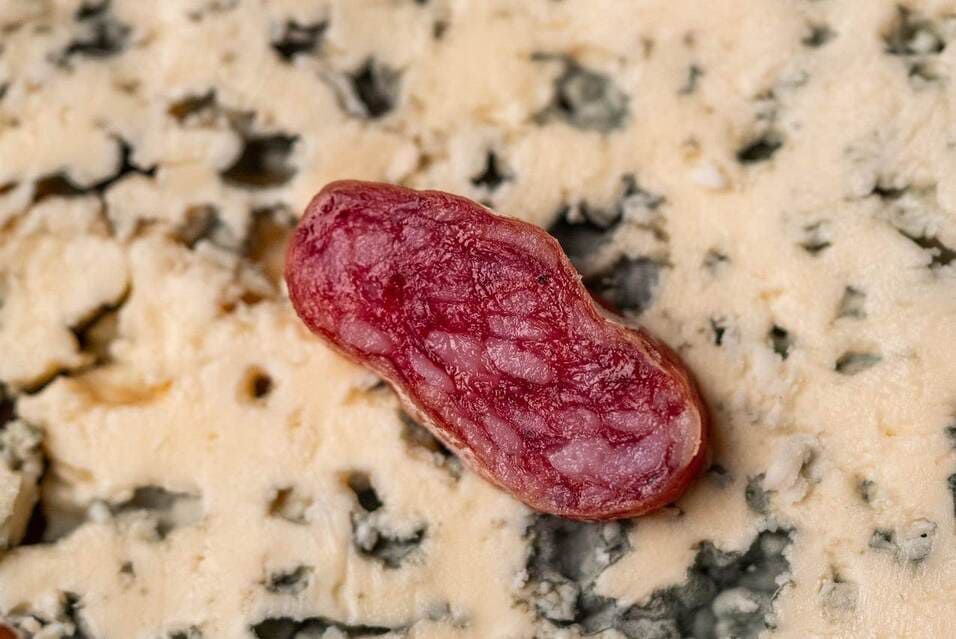 Fuet de queso azul